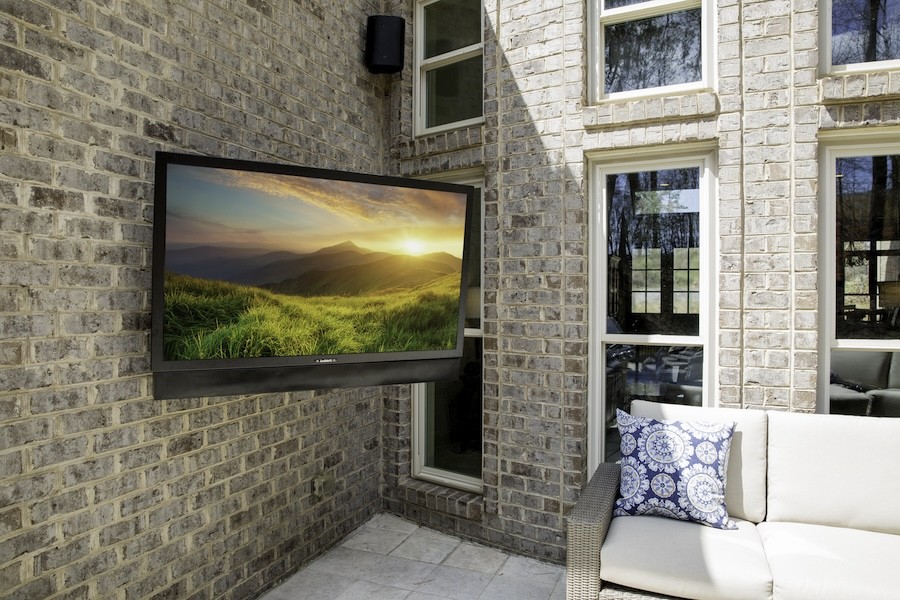 choose-the-perfect-sunbrite-outdoor-tv-for-your-texas-home