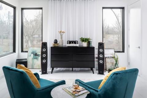 choosing-the-right-speakers-for-each-room